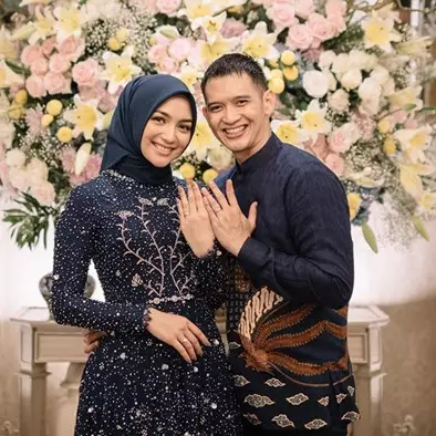 Sebelum lamaran, Rezky Aditya bahas cincin dengan Nia Ramadhani