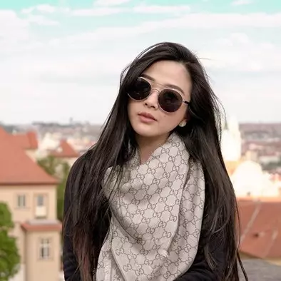 Wajahnya dipasang di belakang truk, reaksi Franda jadi sorotan