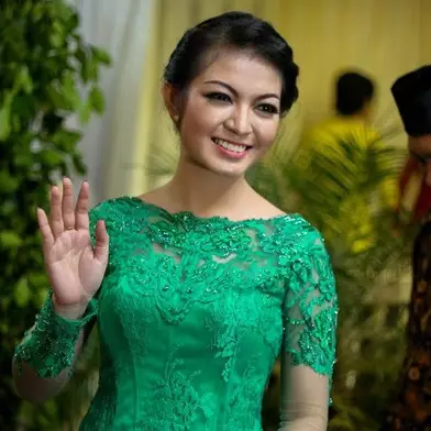 Hamil besar, ini 5 pesona Selvi Ananda yang makin cantik