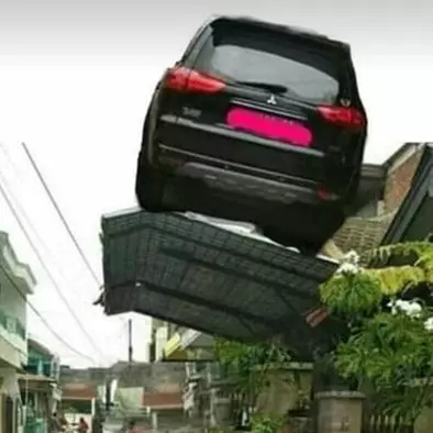 7 Meme lucu kanopi garasi yang makan jalan ini bikin ngakak