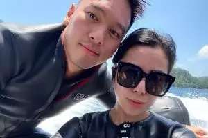 Momen manis Arya Bakrie lamar Vannya Istarinda di Banda Neira