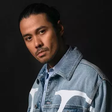 9 Seleb ganteng Indonesia ini makin memesona dengan brewok tipis