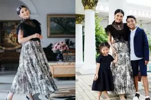 Foto bareng rekan seleb, tas Sarwendah bikin gagal fokus