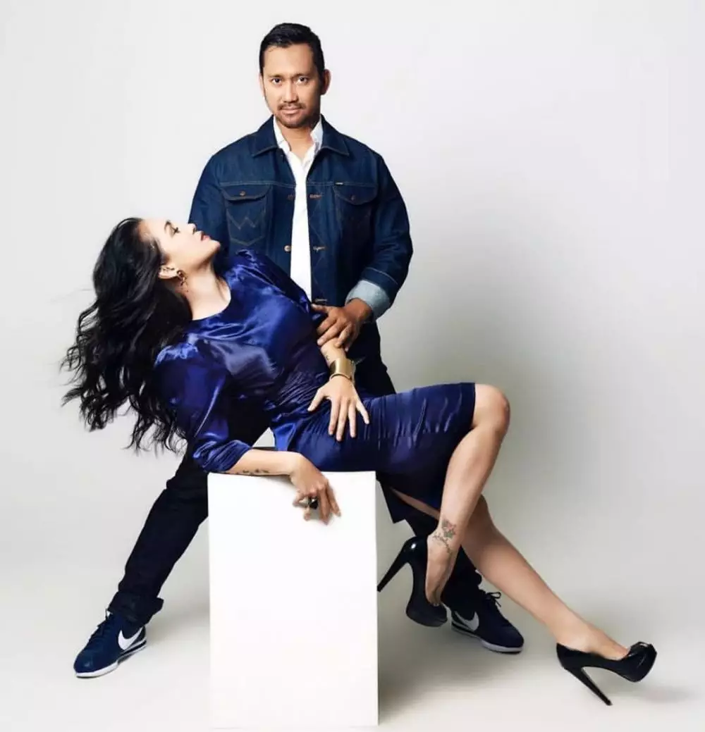 gaya pemotretan Tora & Mieke  Instagram gaya pemotretan Tora & Mieke  Instagram