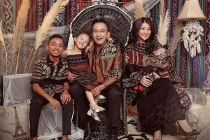 Potret keseharian 5 keluarga seleb tajir ini jauh dari mewah