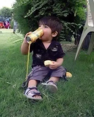 momen apes anak di tempat umum © 2019 instagram.com