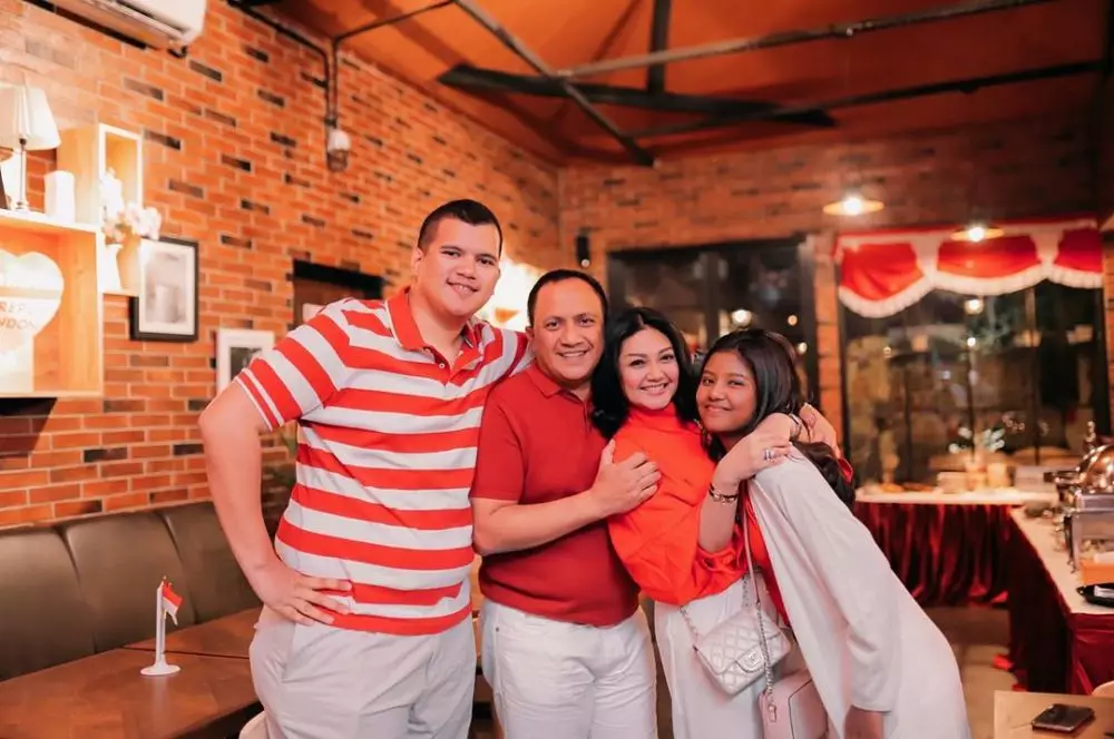 pesan anak bella saphira suami pensiun © Instagram/@diandra84sb