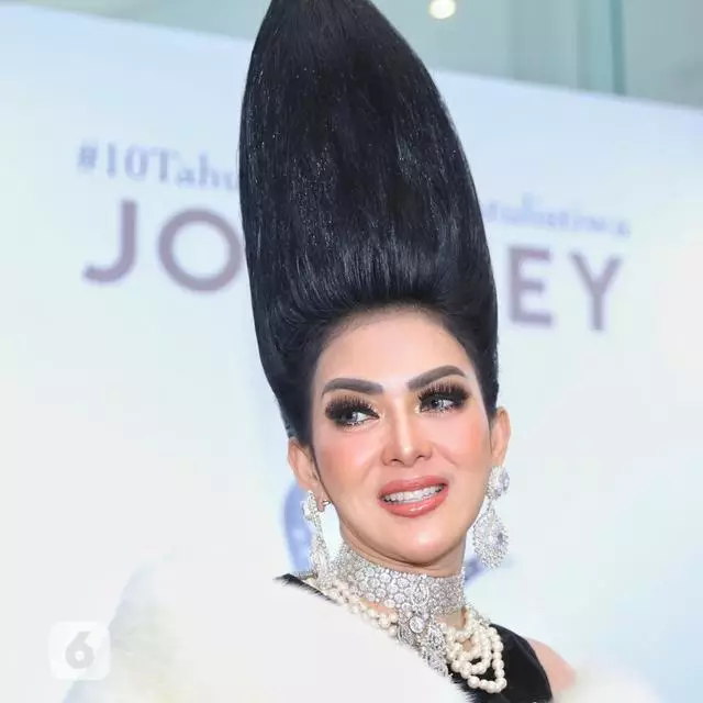 seleb jambul tinggi © 2019 brilio.net