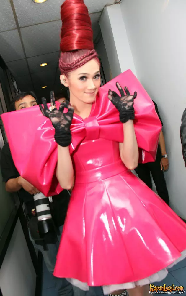 seleb jambul tinggi © 2019 brilio.net