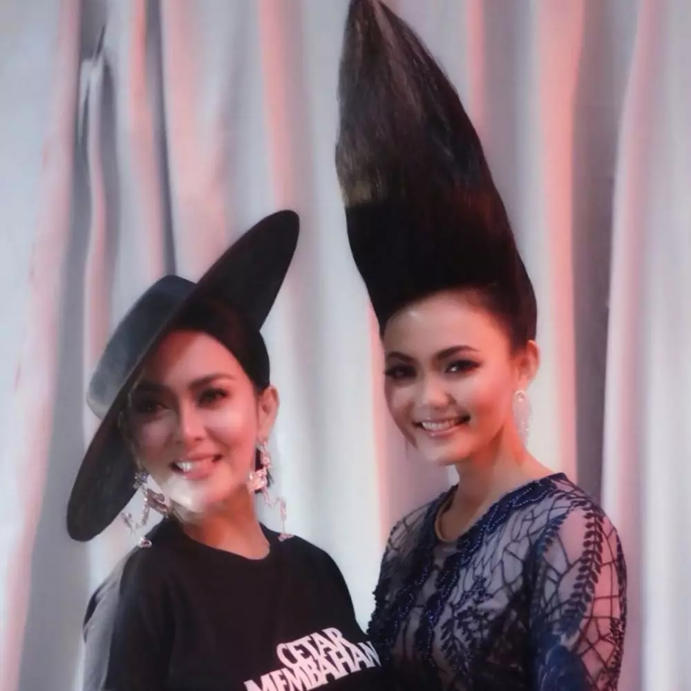 seleb jambul tinggi © 2019 brilio.net