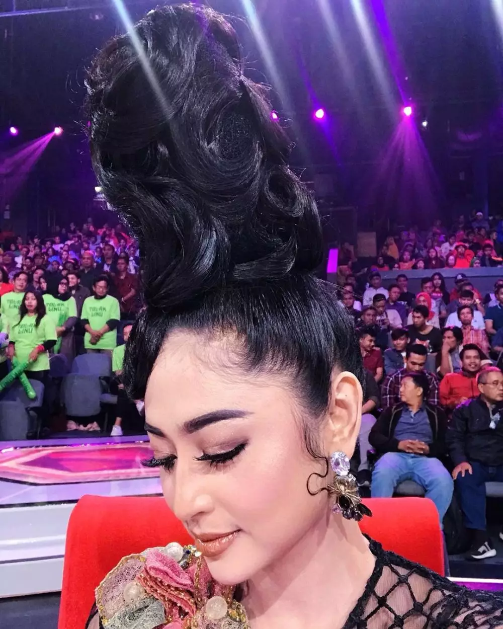 seleb jambul tinggi © 2019 brilio.net