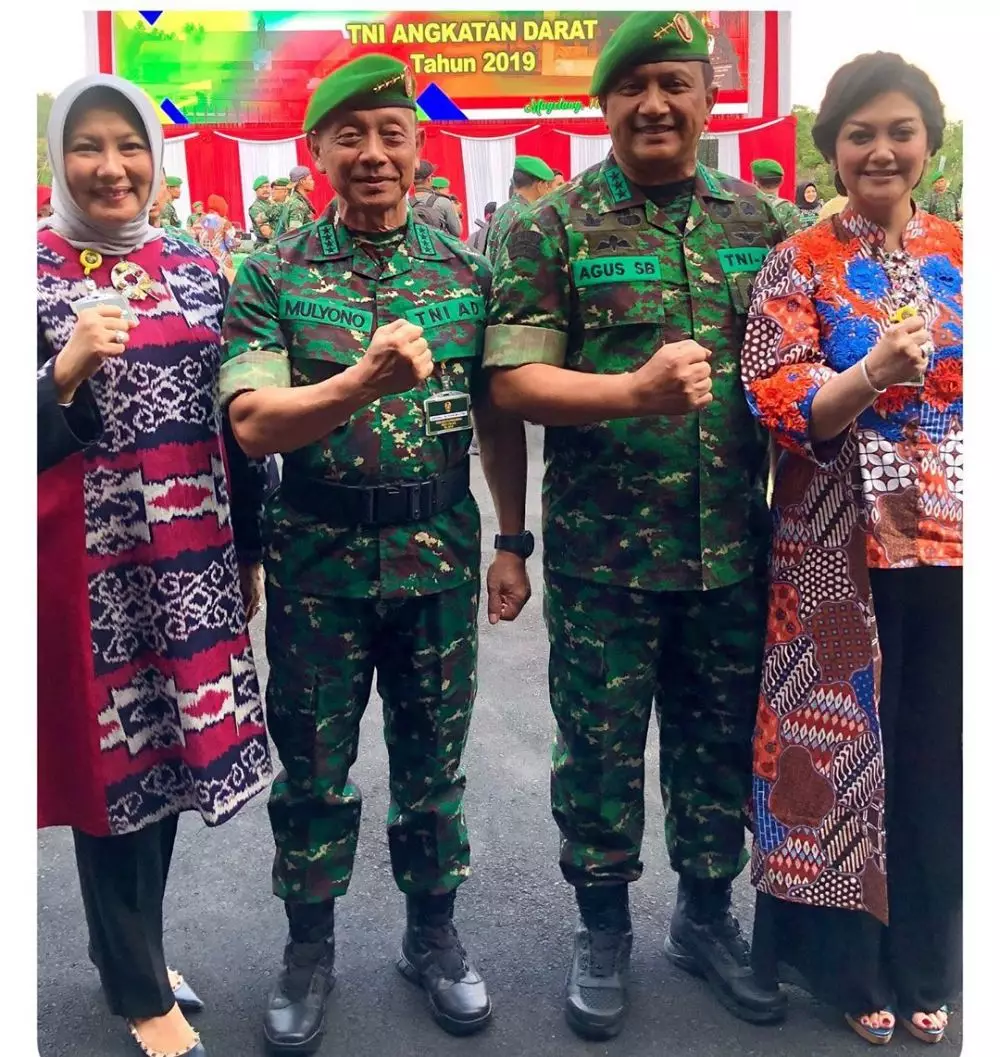 bella saphira dampingi suami wisuda tni © Instagram/@bellasaphiraofficial bella saphira dampingi suami wisuda tni © Instagram/@bellasaphiraofficial