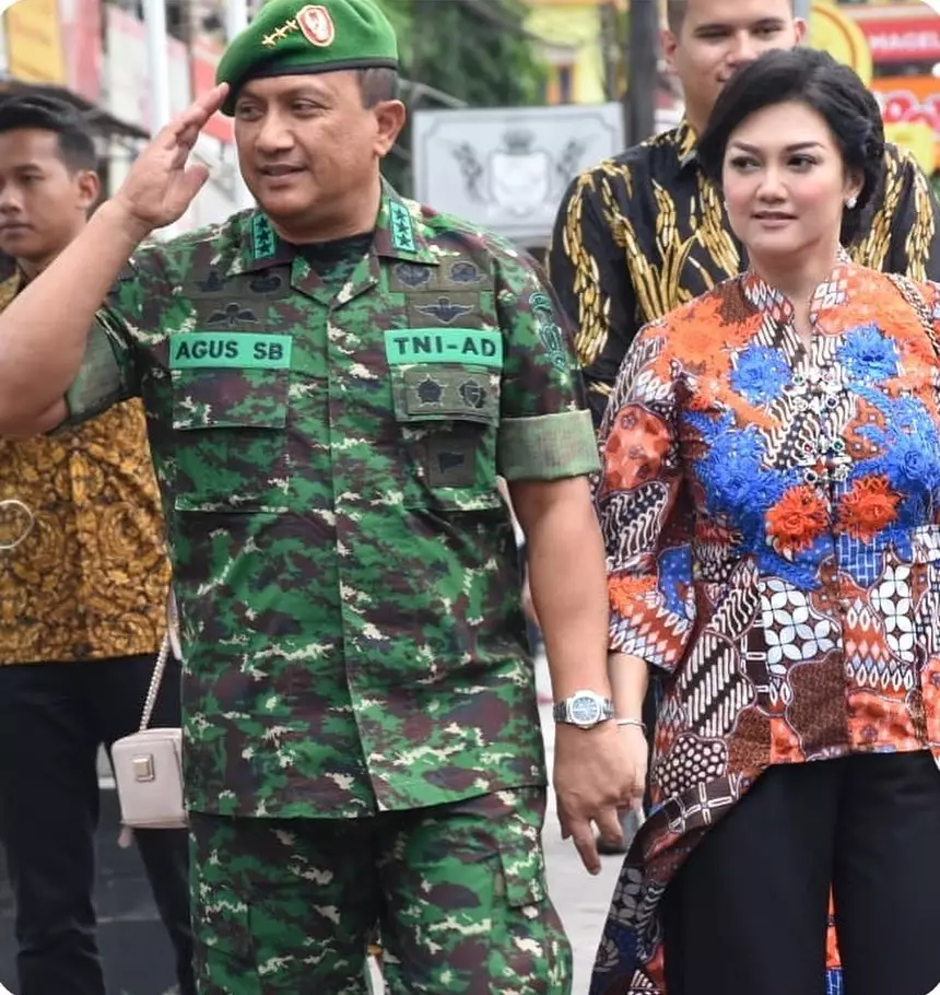 bella saphira dampingi suami wisuda tni © Instagram/@bellasaphiraofficial bella saphira dampingi suami wisuda tni © Instagram/@bellasaphiraofficial