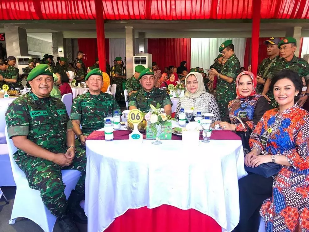 bella saphira dampingi suami wisuda tni © Instagram/@bellasaphiraofficial bella saphira dampingi suami wisuda tni © Instagram/@bellasaphiraofficial