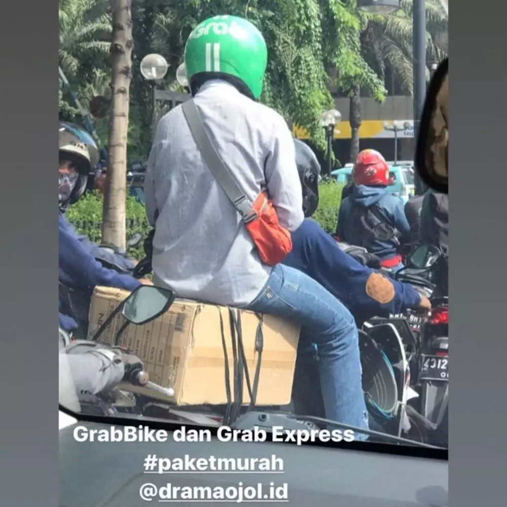 posisi cowok duduk  © 2019 brilio.net