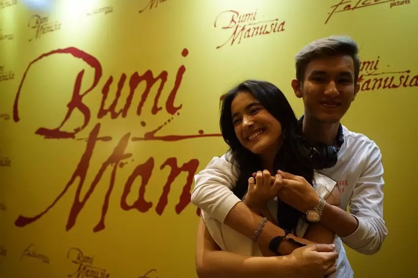 Potret kedekatan Mawar Eva de Jongh dan kakak © 2019 brilio.net Potret kedekatan Mawar Eva de Jongh dan kakak © 2019 brilio.net