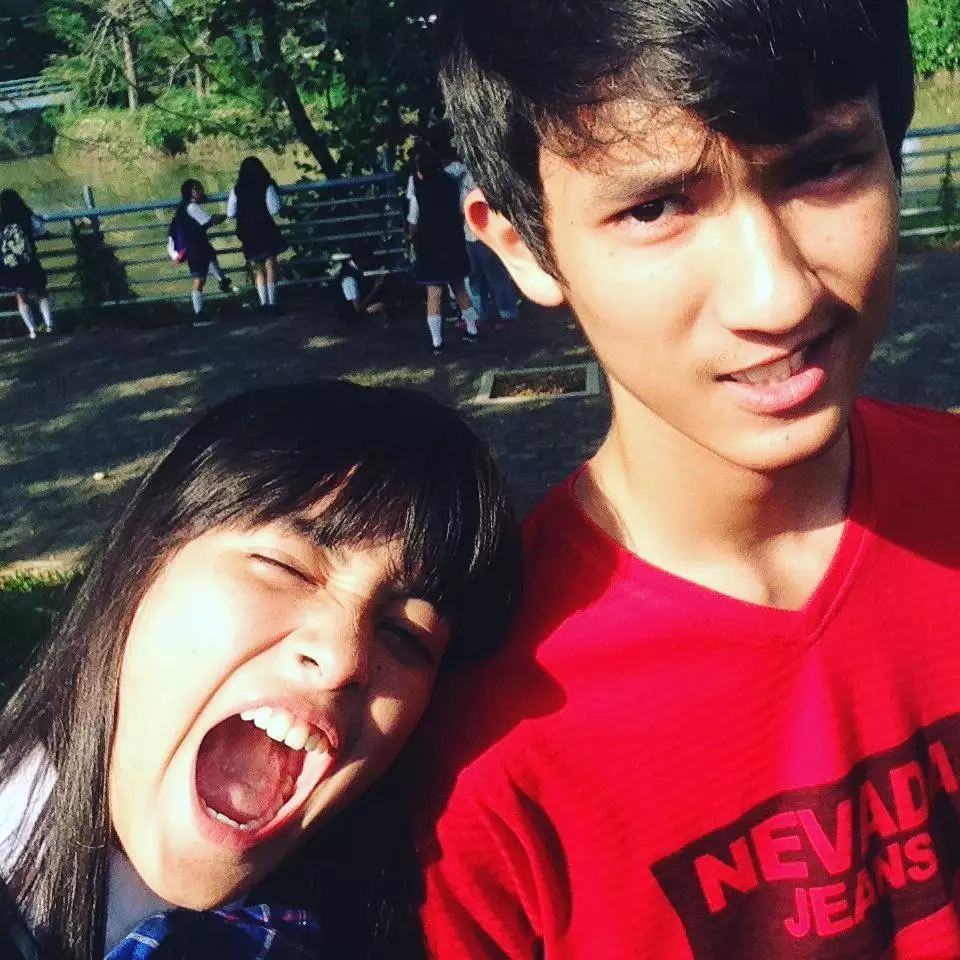 Potret kedekatan Mawar Eva de Jongh dan kakak © 2019 brilio.net Potret kedekatan Mawar Eva de Jongh dan kakak © 2019 brilio.net