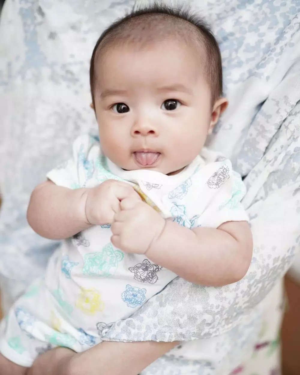 potret 5 anak seleb julurkan lidah ini bikin gemas © 2019 brilio.net