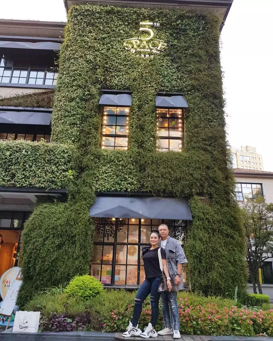 Seleb hobi koleksi sneakers © 2019 brilio.net Seleb hobi koleksi sneakers © 2019 brilio.net