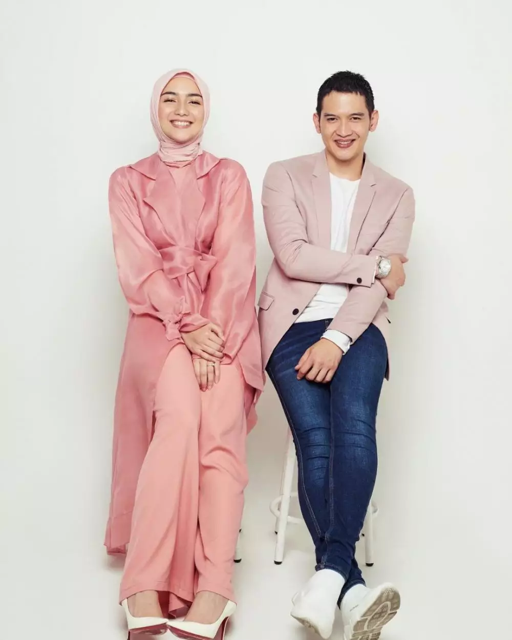 gaya prewedding citra kirana rezky aditya berbagai tema © 2019 instagram.com