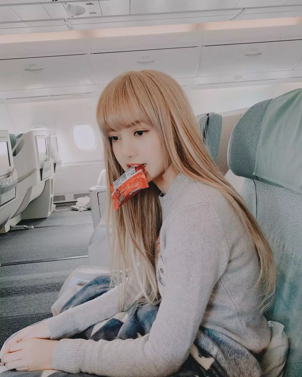 lisa blackpink berponi ©Instagram lisa blackpink berponi ©Instagram