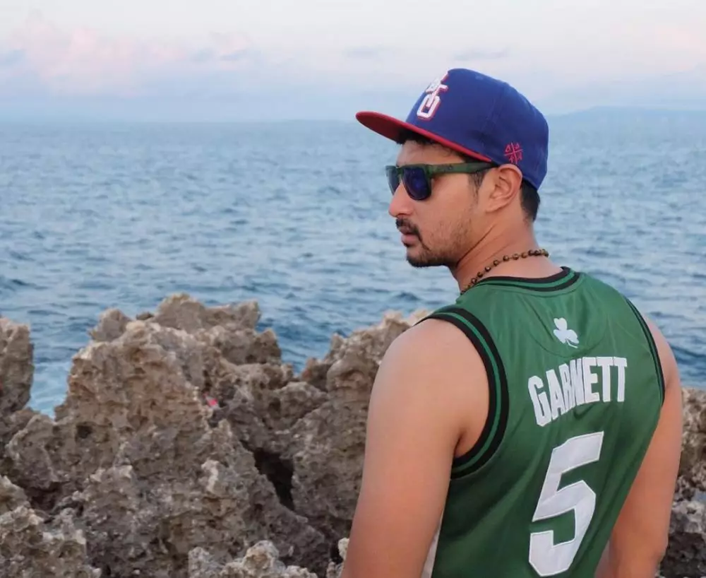 seleb surfing © 2019 brilio.net seleb surfing © 2019 brilio.net