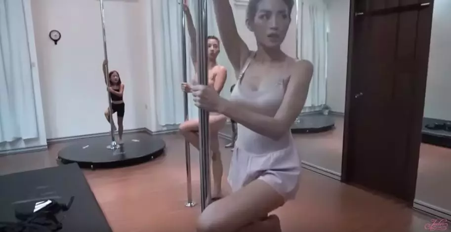 7 Momen Jedar & Jennifer Bachdim pole dance, bikin gagal fokus YouTube