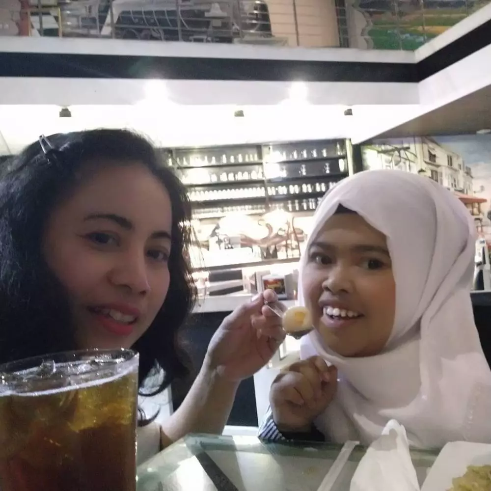 Momen kedekatan Kekeyi & ibunya Instagram 