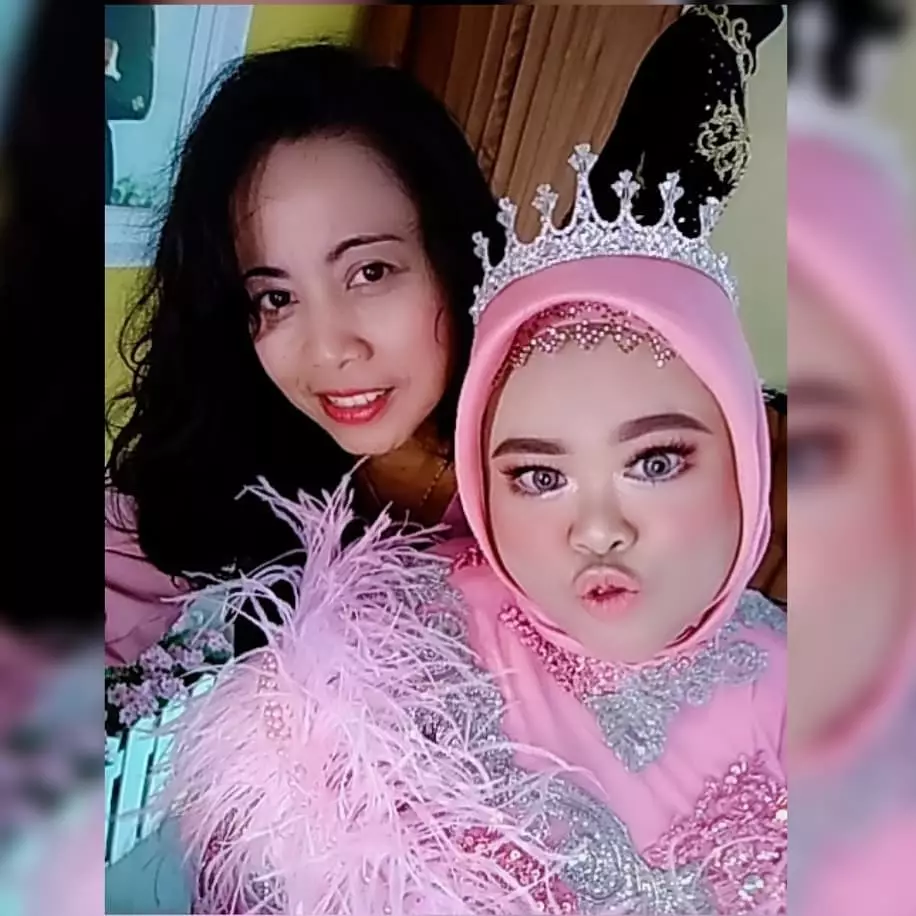 Momen kedekatan Kekeyi & ibunya Instagram 
