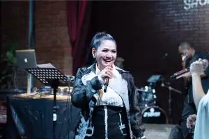 Vina Panduwinata tampil kekinian di The 90's Festival