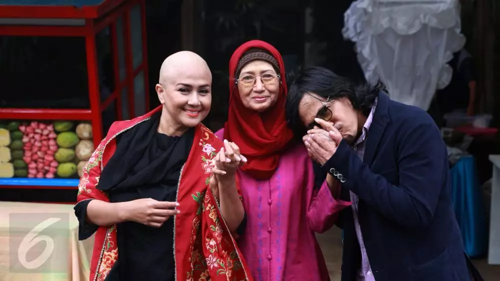 Ria Irawan dilarikan ke IGD, sang bunda juga jatuh sakit Liputan6