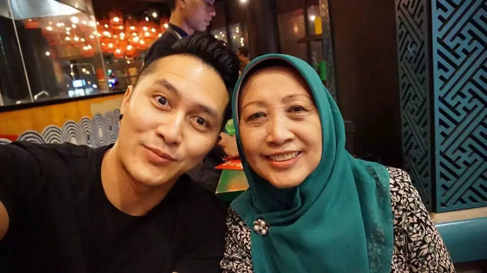 Pesulap Tanah Air bareng ibunya Instagram  Pesulap Tanah Air bareng ibunya Instagram