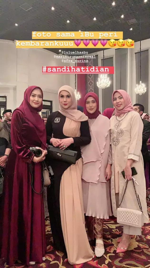 penampilan 13 seleb di pernikahan dian pelangi  Instagram