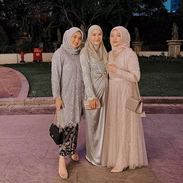 penampilan 13 seleb di pernikahan dian pelangi  Instagram