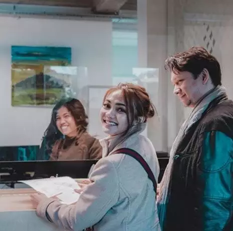 momen bulan madu rina nose  Instagram