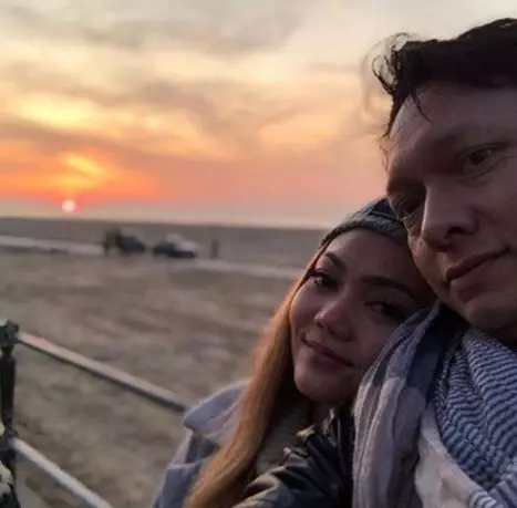 momen bulan madu rina nose  Instagram