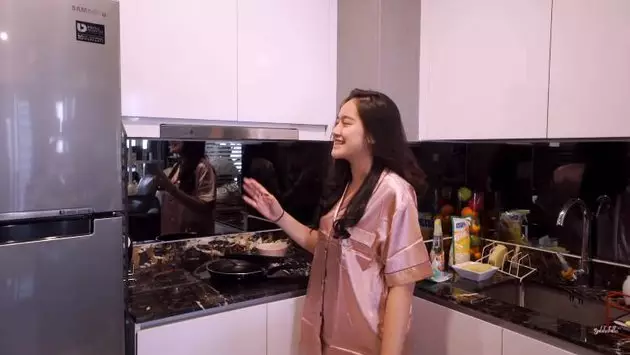 potret apartemen salshabilla adriani  YouTube potret apartemen salshabilla adriani  YouTube