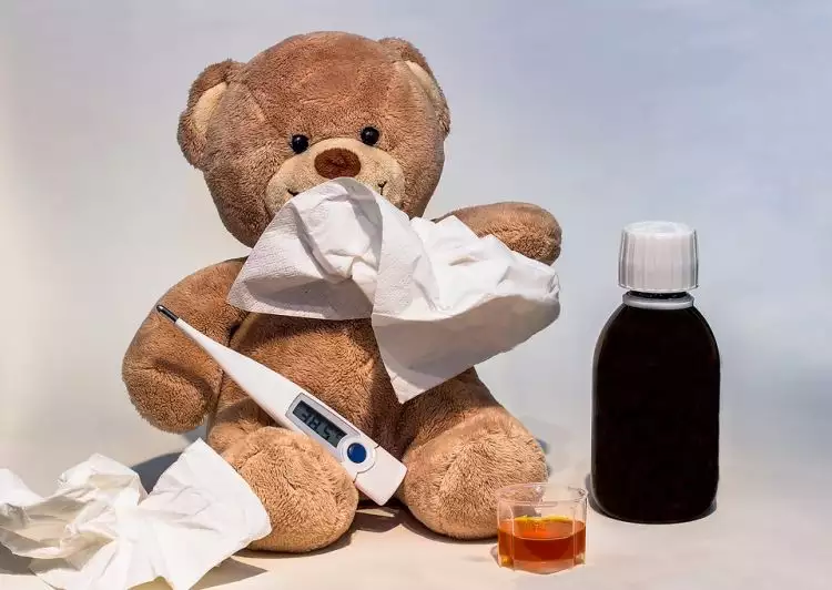5 Penyebab mimisan pada anak saat demam & cara mengatasinya