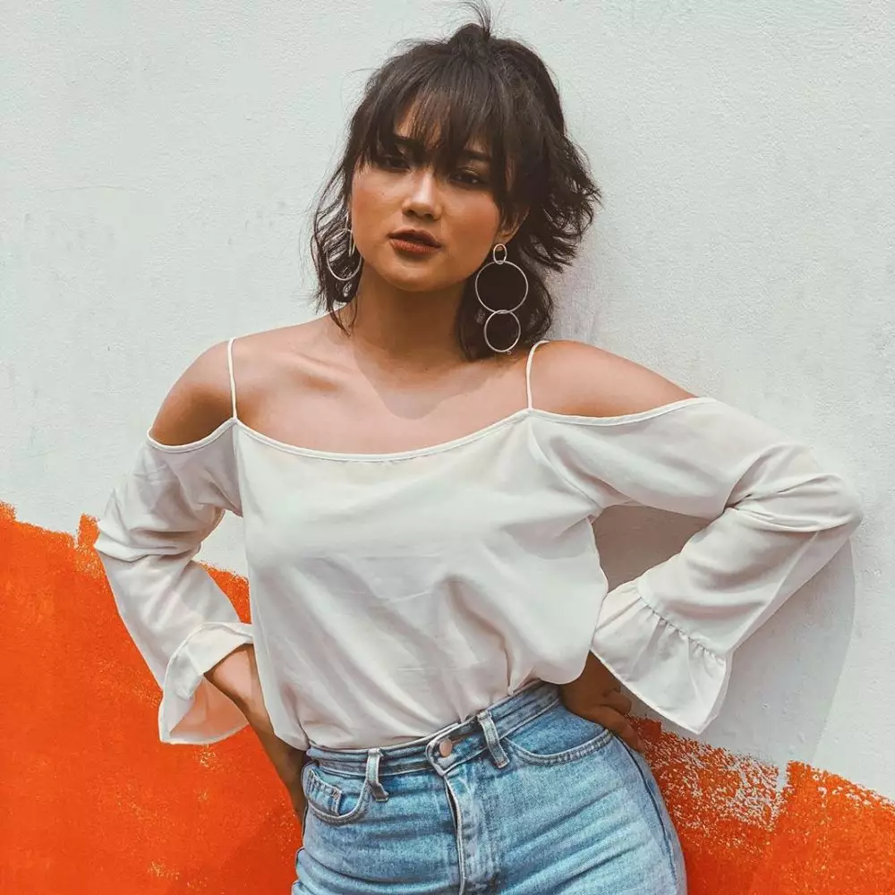 5 Rahasia tampil percaya diri Marion Jola bikin cowok auto terpikat foto: Instagram/@lalamarionmj 5 Rahasia tampil percaya diri Marion Jola bikin cowok auto terpikat foto: Instagram/@lalamarionmj