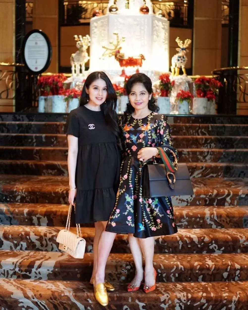 Momen Sandra Dewi dan ibunya Instagram 
