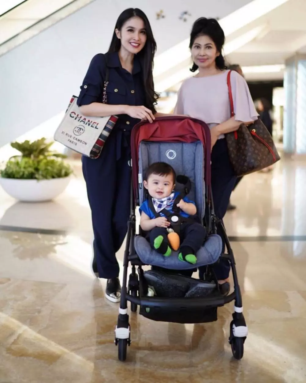 Momen Sandra Dewi dan ibunya Instagram 