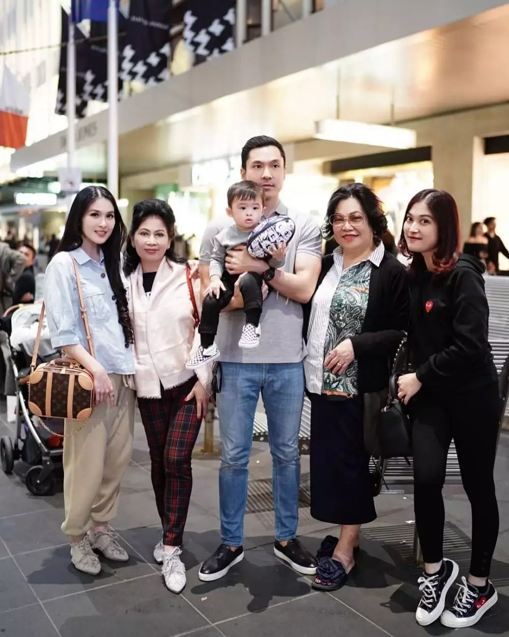 Momen Sandra Dewi dan ibunya Instagram 