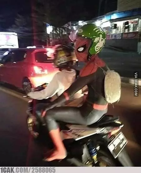 busana penumpang ojol © 2019 brilio.net busana penumpang ojol © 2019 brilio.net