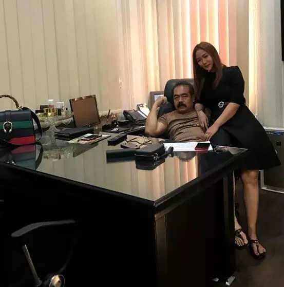 inul dirayu pakai rambutan  Instagram inul dirayu pakai rambutan  Instagram