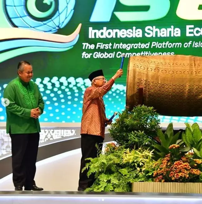 ma'ruf amin pakai celana panjang  Instagram ma'ruf amin pakai celana panjang  Instagram