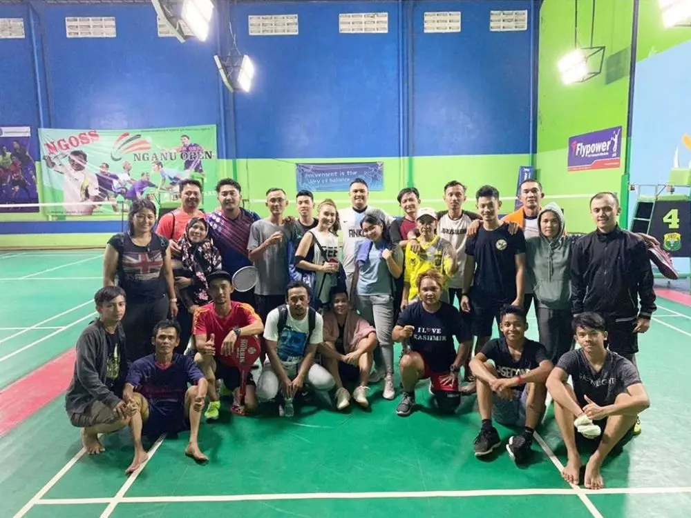 Ayu Ting Ting dan tetangga Instagram  Ayu Ting Ting dan tetangga Instagram