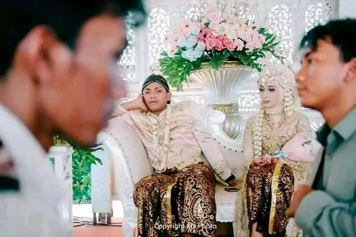 pengantin pria tingkahnya ngakak © berbagai sumber
