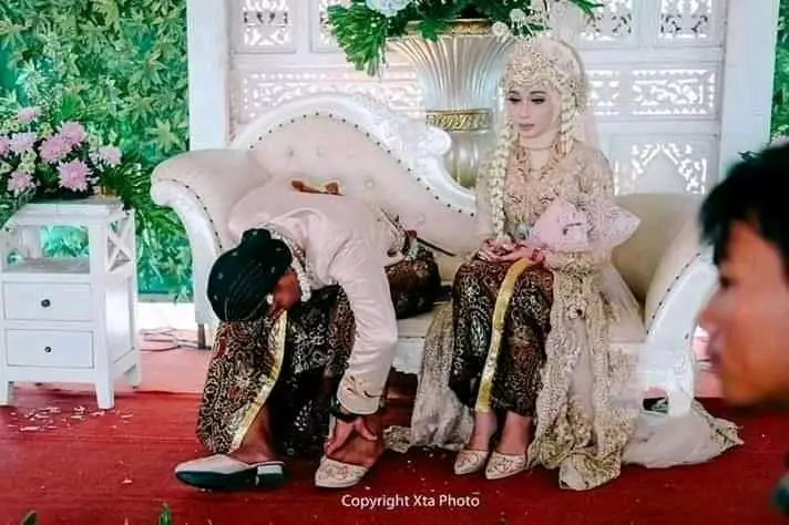 pengantin pria tingkahnya ngakak © berbagai sumber