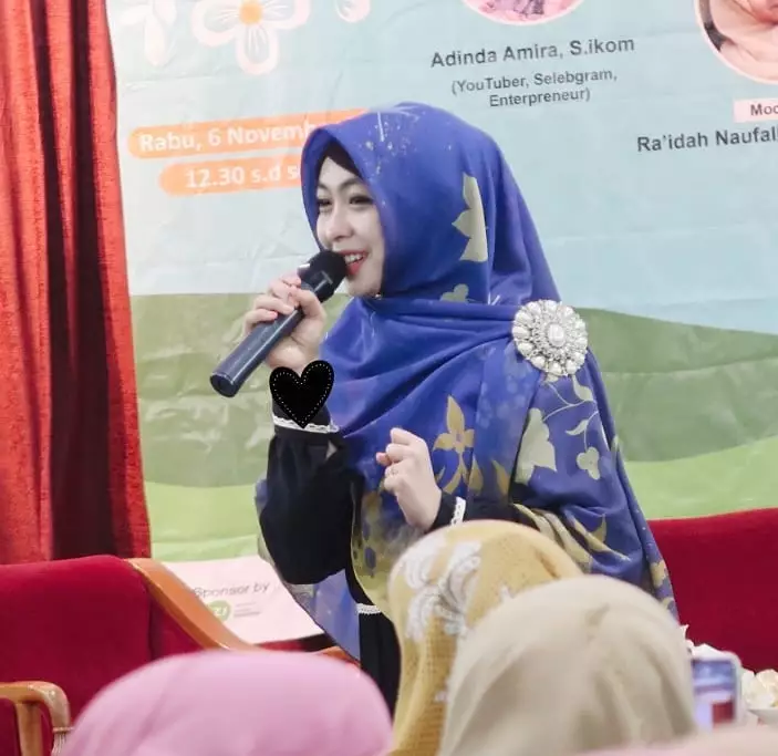  Potret Shindy kakak Ria Ricis yang jadi dokter Instagram 