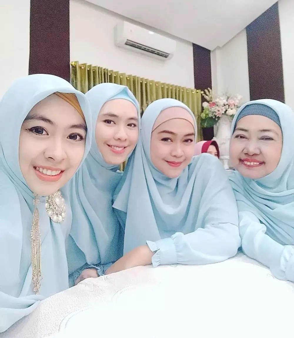  Potret Shindy kakak Ria Ricis yang jadi dokter Instagram 